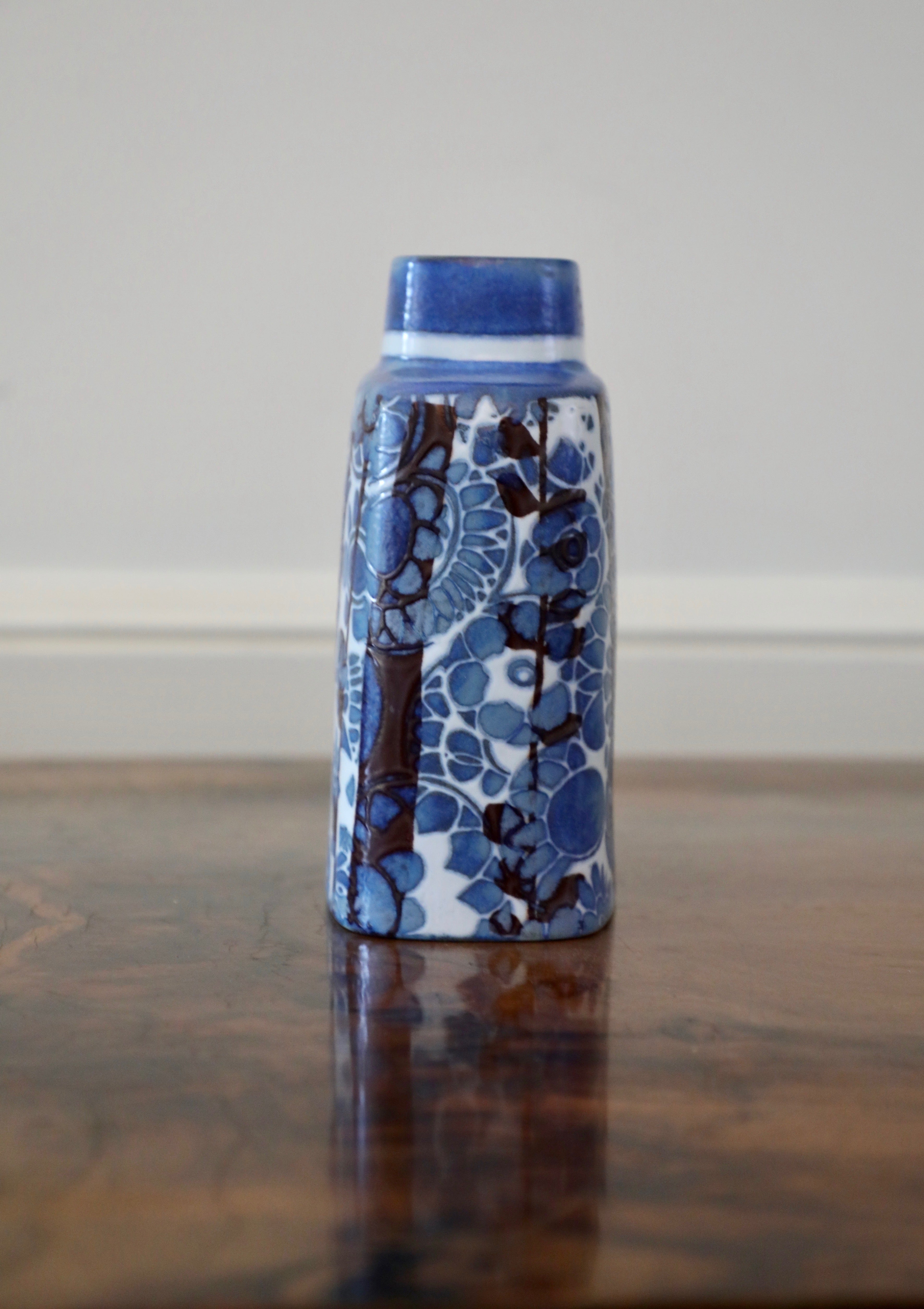 Nils Thorsson for Royal Copenhagen Faience Vase (1960s) – Tableau